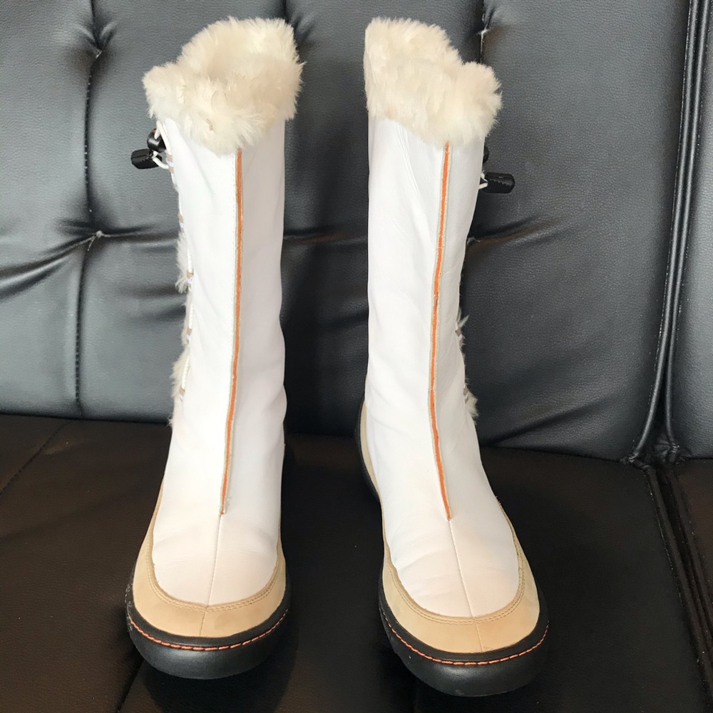New!! Privo Clarks White Leather Fur Boots